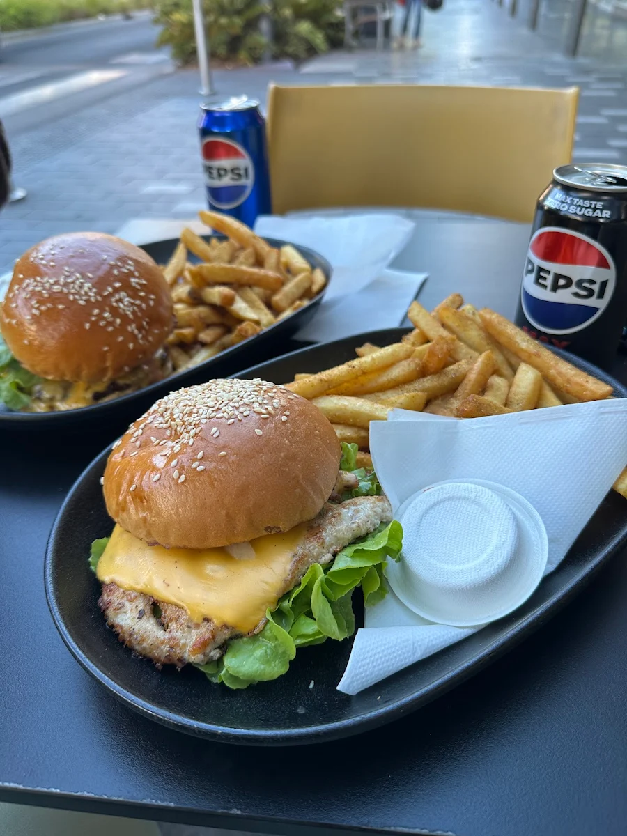 Highlights, Cheeseburger Adelaide