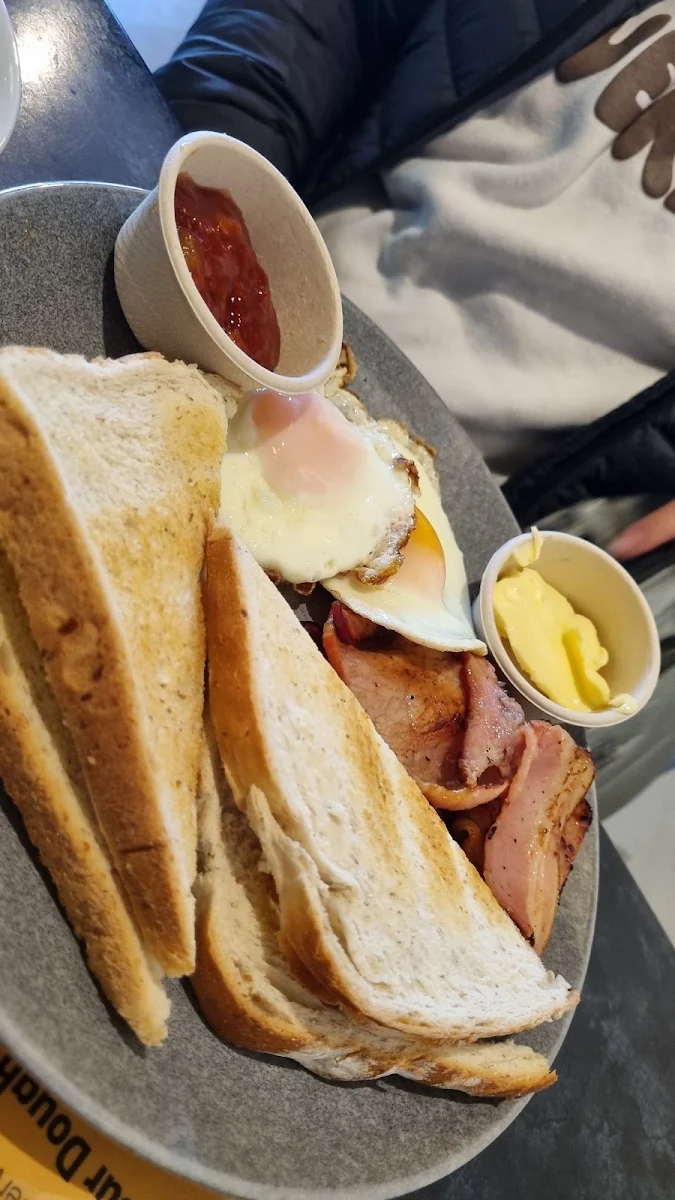 Arthouse Egg Bacon & Chilli Jam Roll