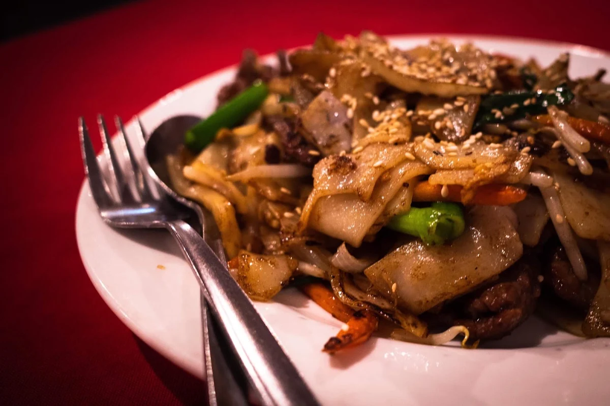 Stir Fried Beef with Flat Rice Noodles