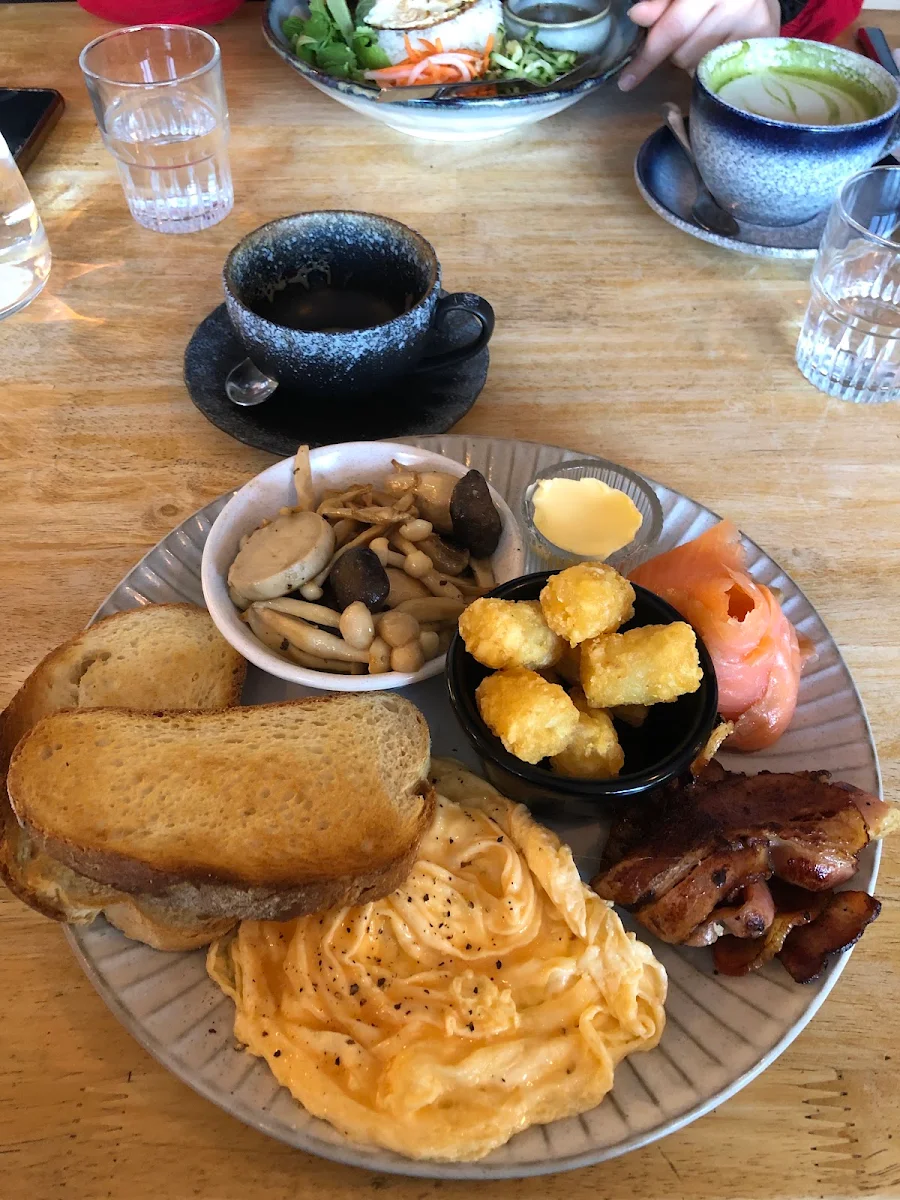 King’S Breakfast, Faar Farr Away