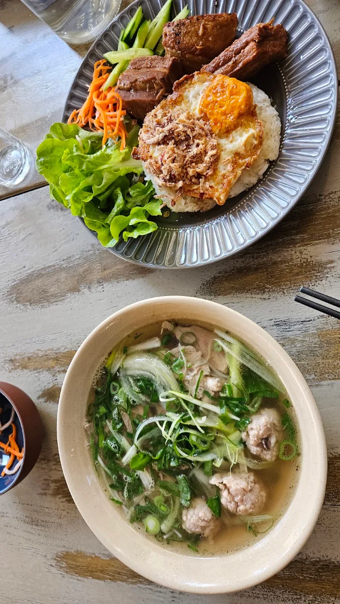 Chicken Vermicelli with Mushroom Pork Balls Bún GÀ Mọc