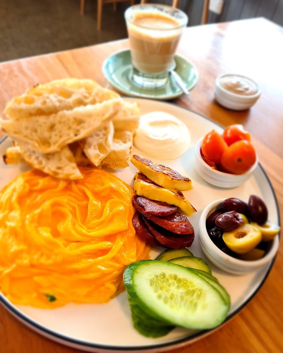 Mezza, Parkstone