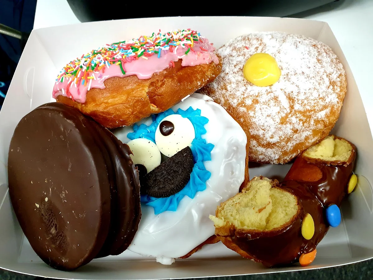 Donuts, The Passionate Baker