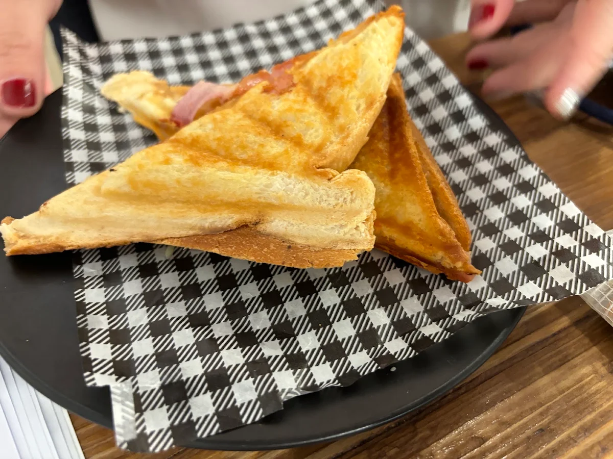 Ham & Cheddar, Little Iris Cafe