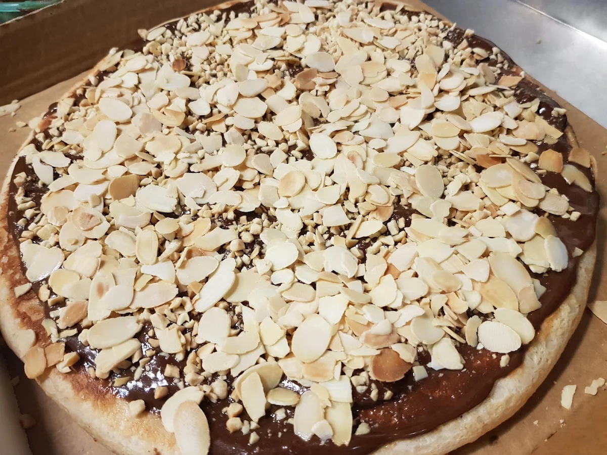 Chocolate Nutella Pizza