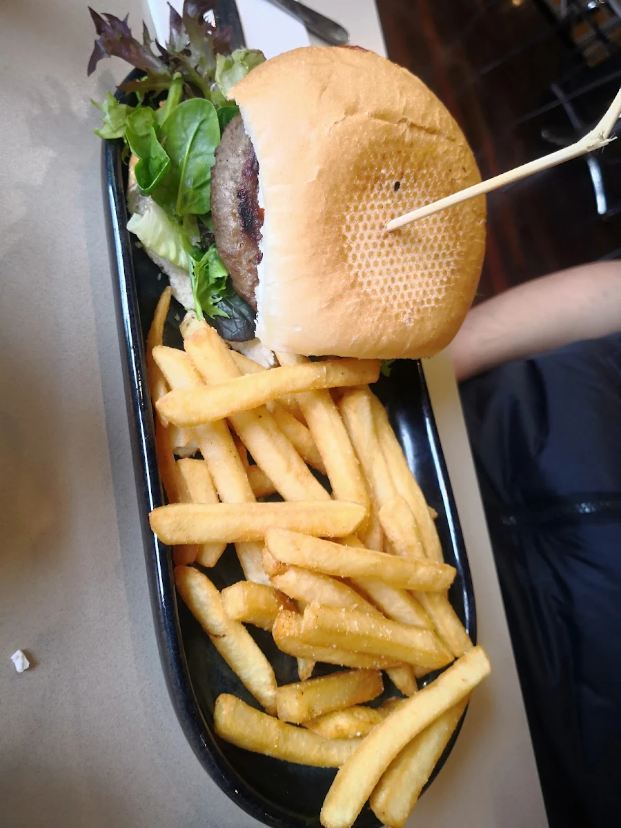 Highlights, New York Bar & Grill
