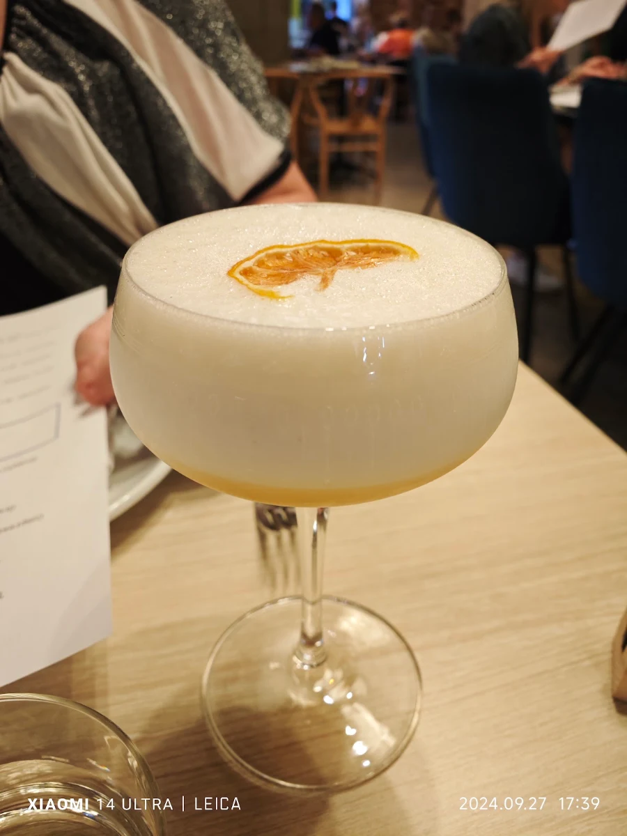 Pineapple Martini, Loulaki