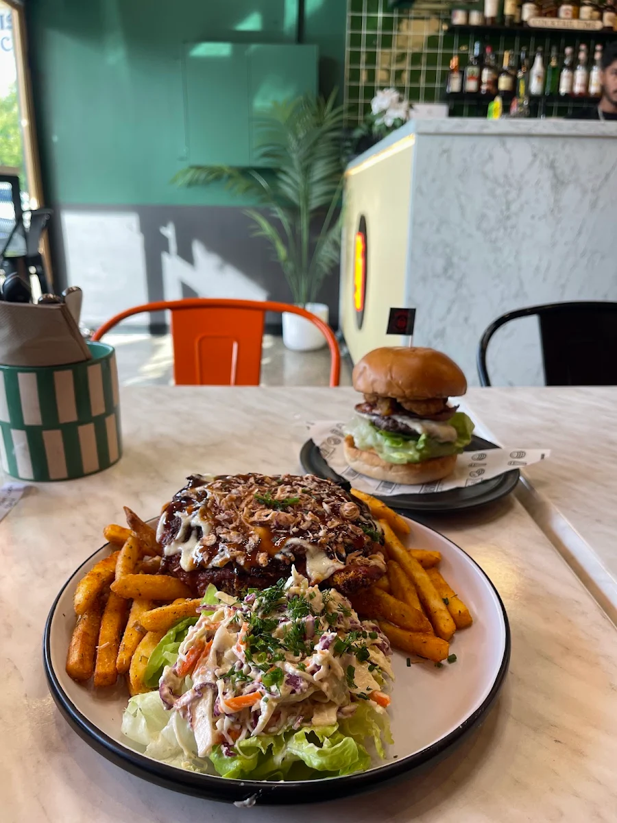 Highlights, Burgerooze Gisborne