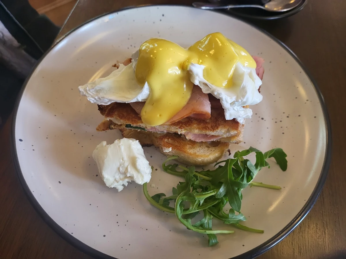Eggs Benedict