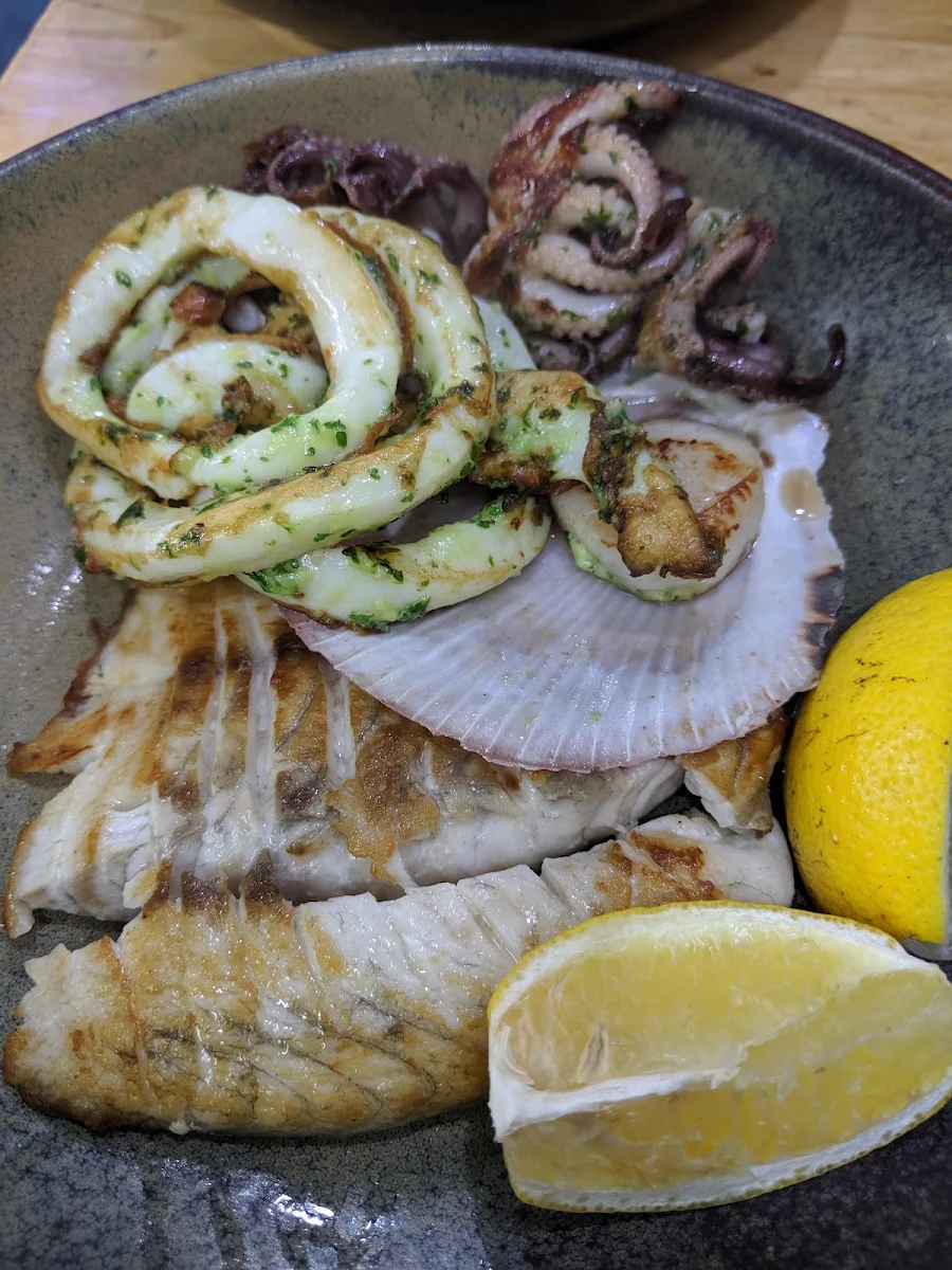 BBQ Platter, Kirribilli Seafoods