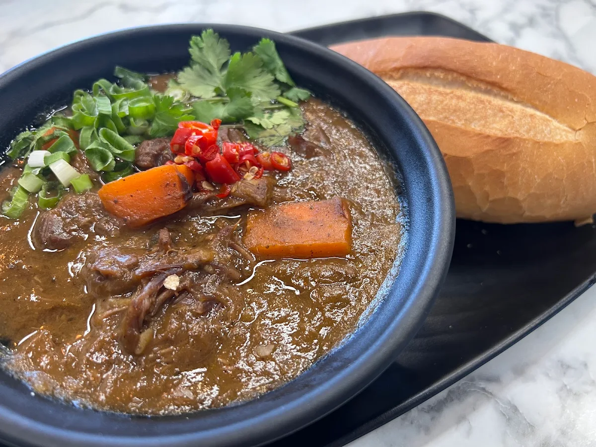 Beef Fire Pot, Bambys