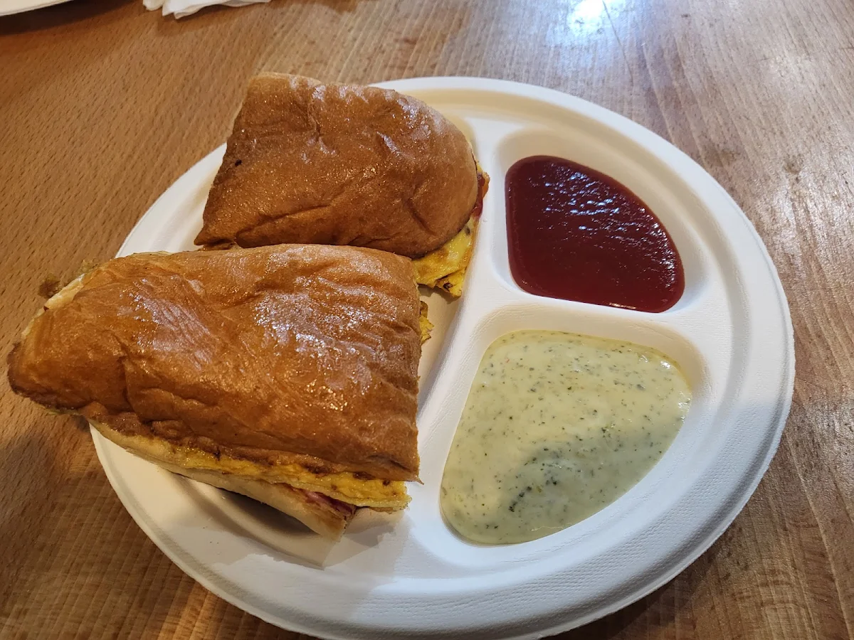 Anday Wala Burger, Downtown Cafe