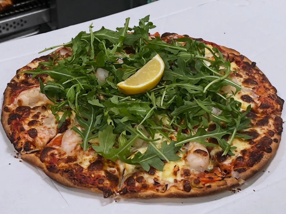 Highlights, Luna Pizza