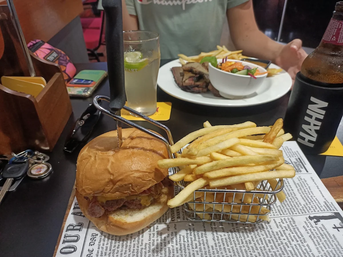 Highlights, Hotel Metropole Proserpine