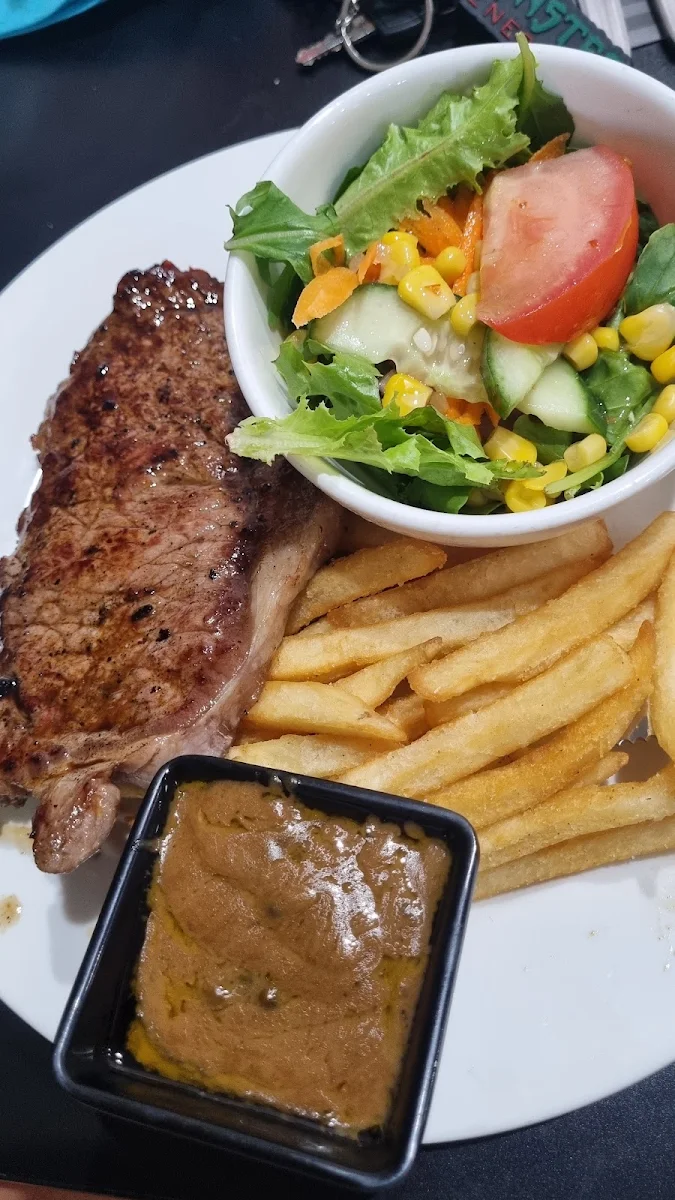 Steak & Chips, Hotel Metropole Proserpine