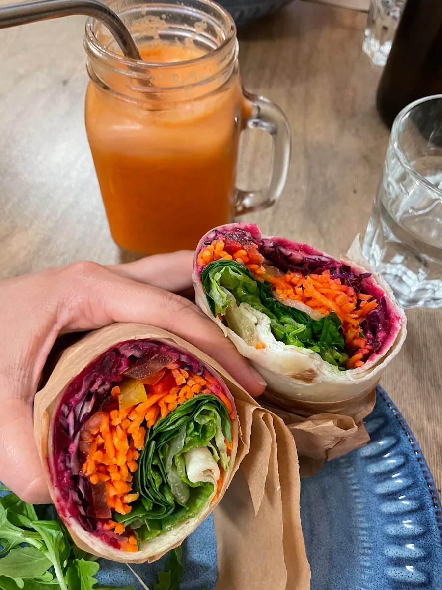 Rainbow Wrap, Hunter Cafe