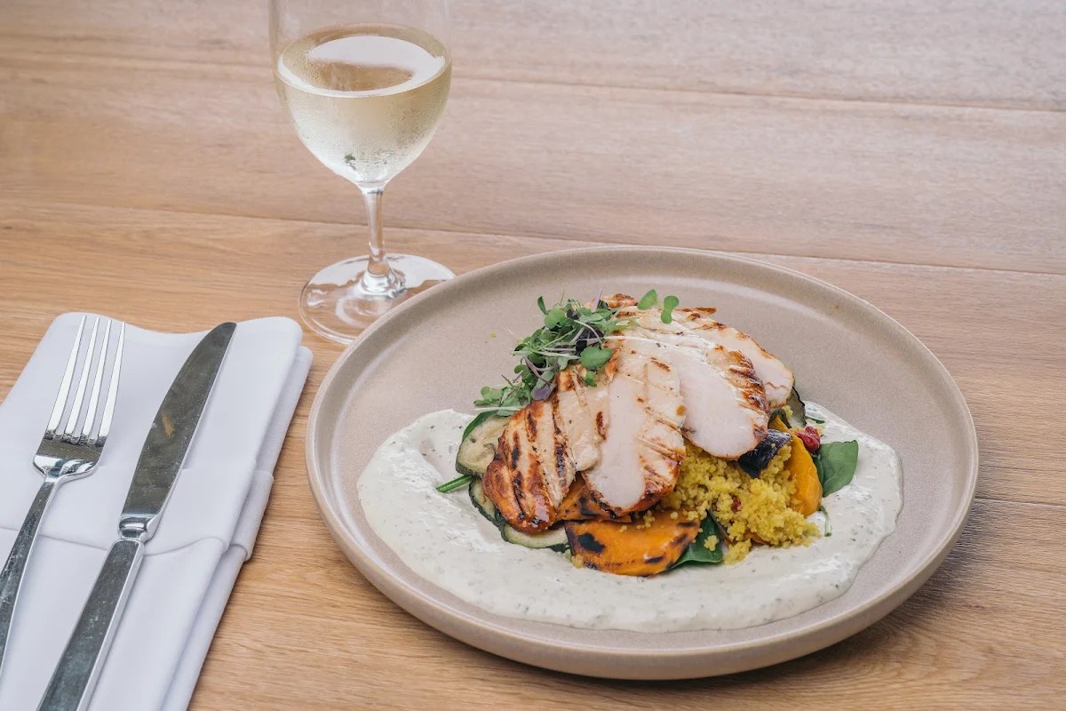Highlights, Ridges Bar & Bistro