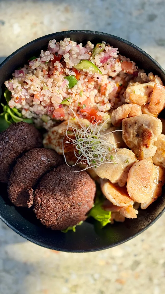 Felafel, Cenzo's Cafe + Bar