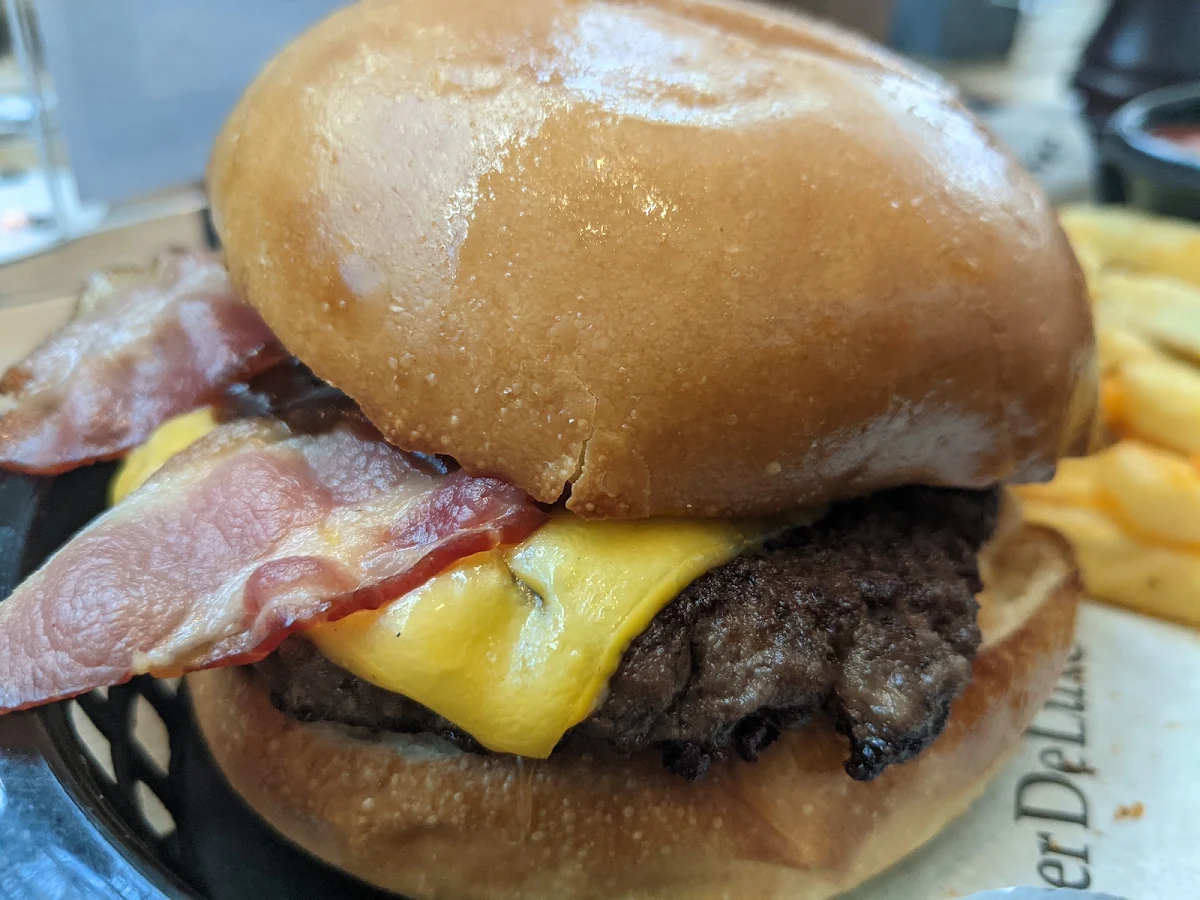 Deluxe Bacon Burger