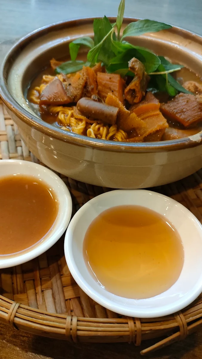 Pha Lau, Co Thu Quan Springvale