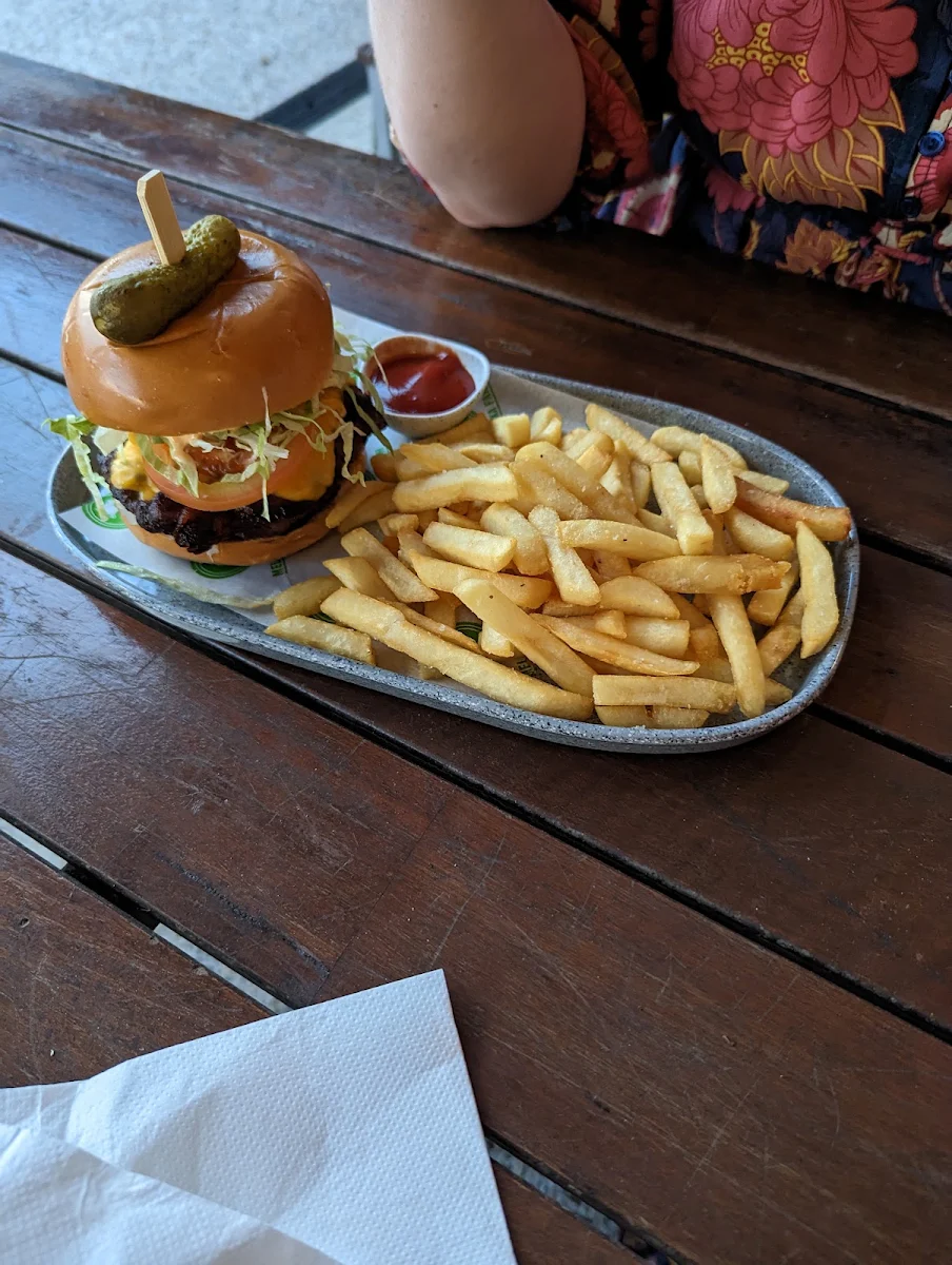 Beef Burger, Charlie's Paddock