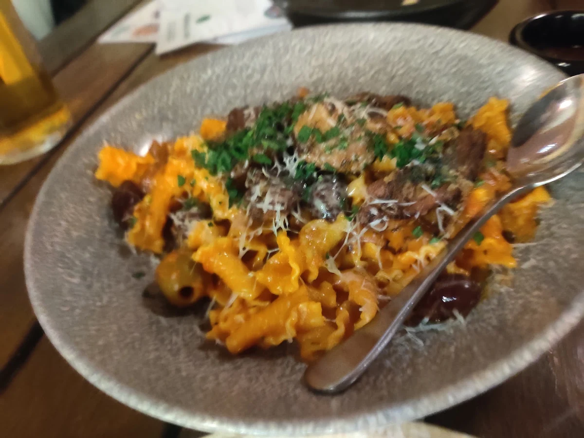 Pasta, Charlie's Paddock