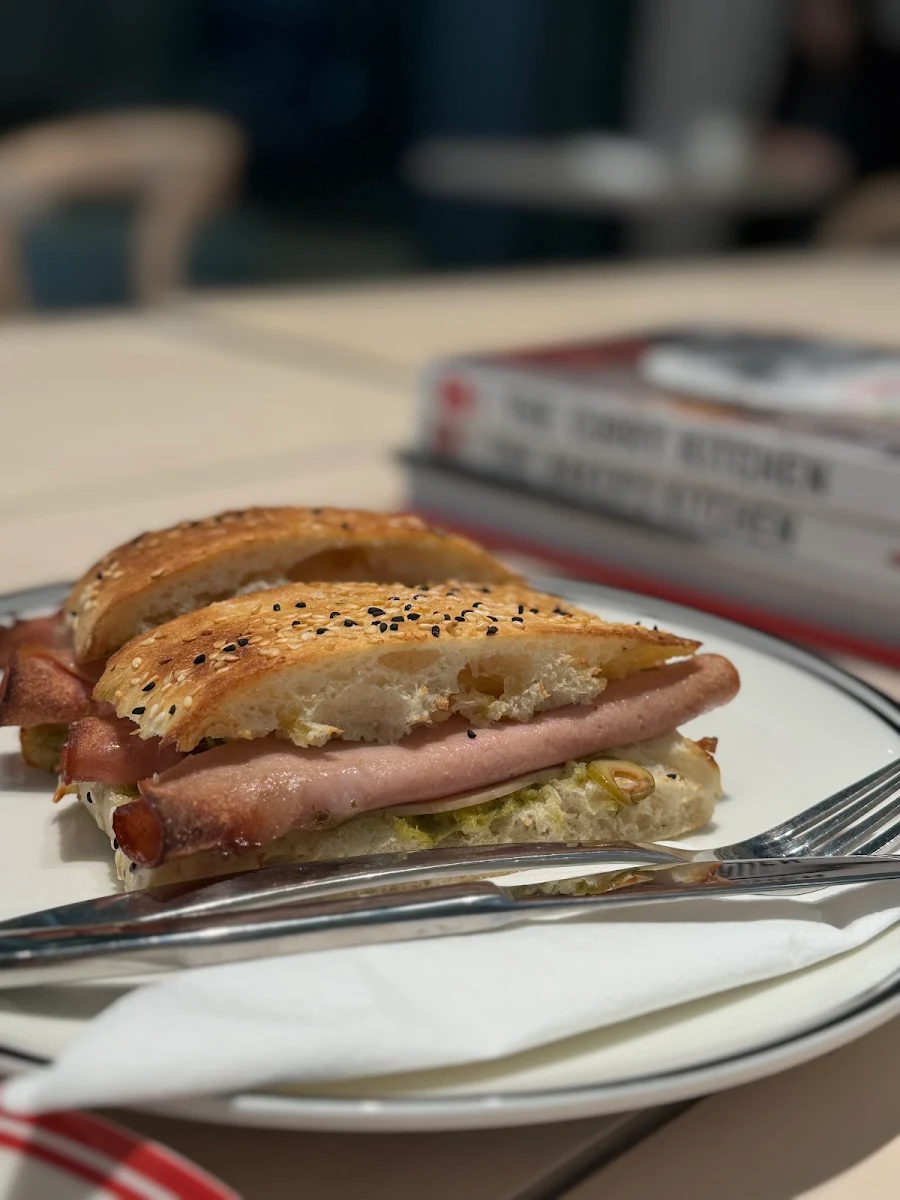 Highlights, Merriment Café