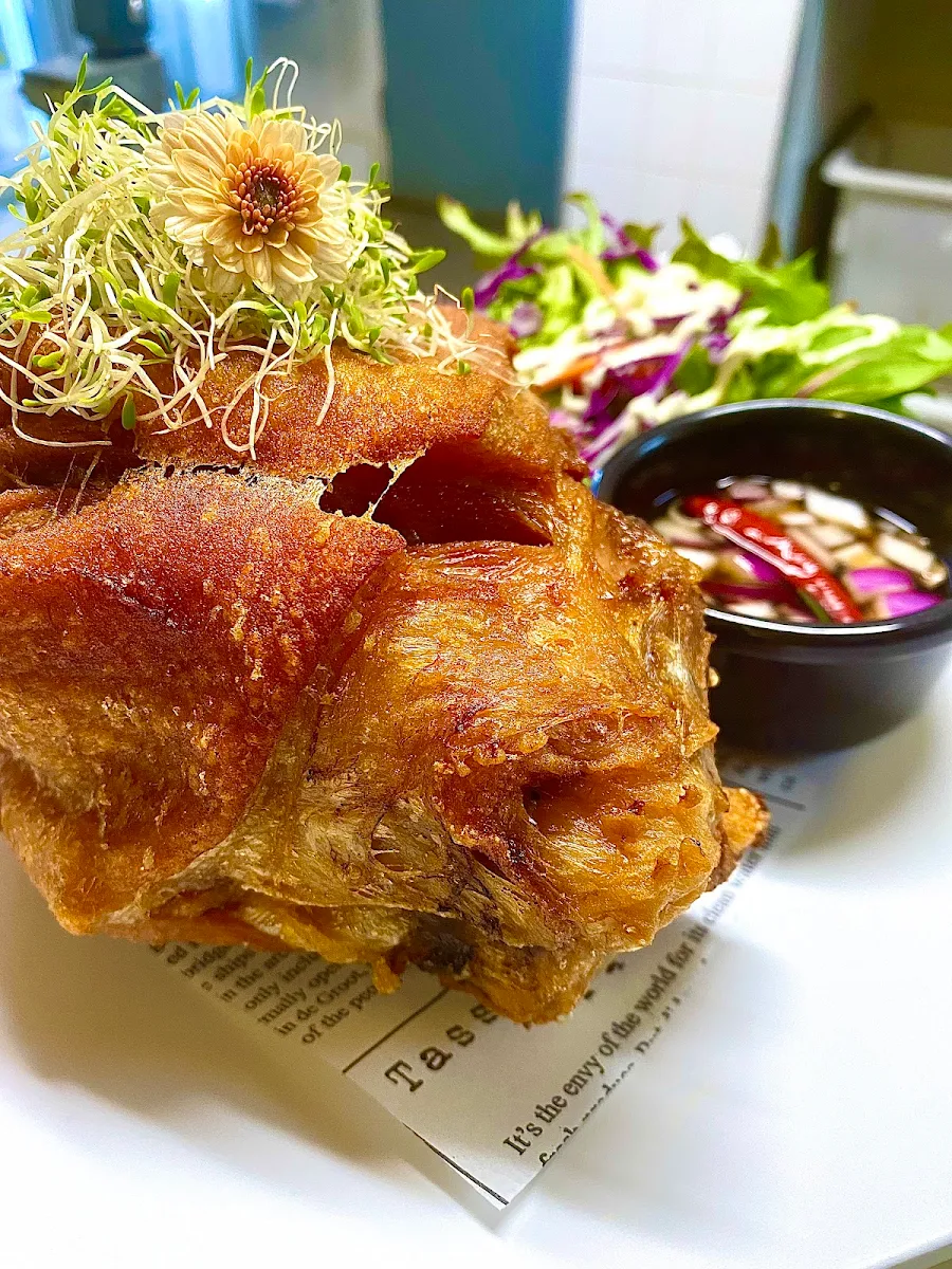 Crispy Pata, The Table No. 2 - Manila meets Bangkok