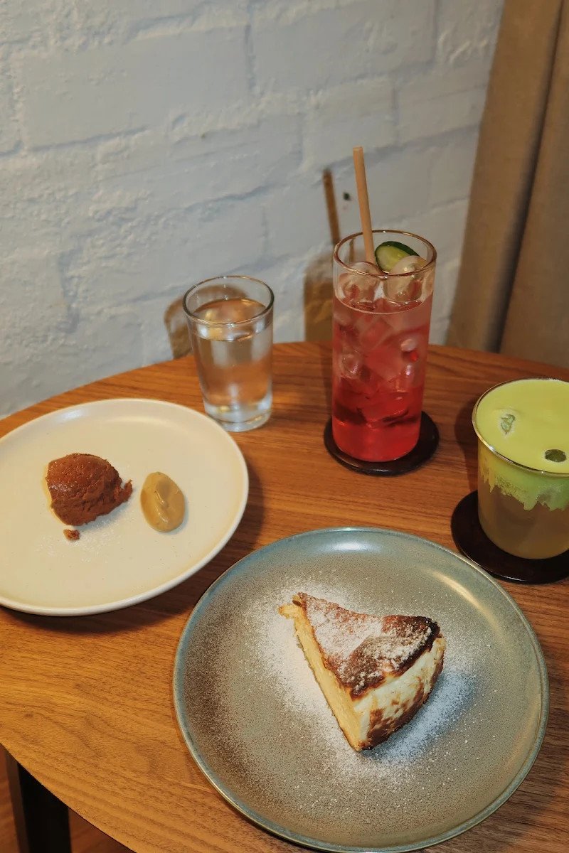 Highlights, Cafe Tomi