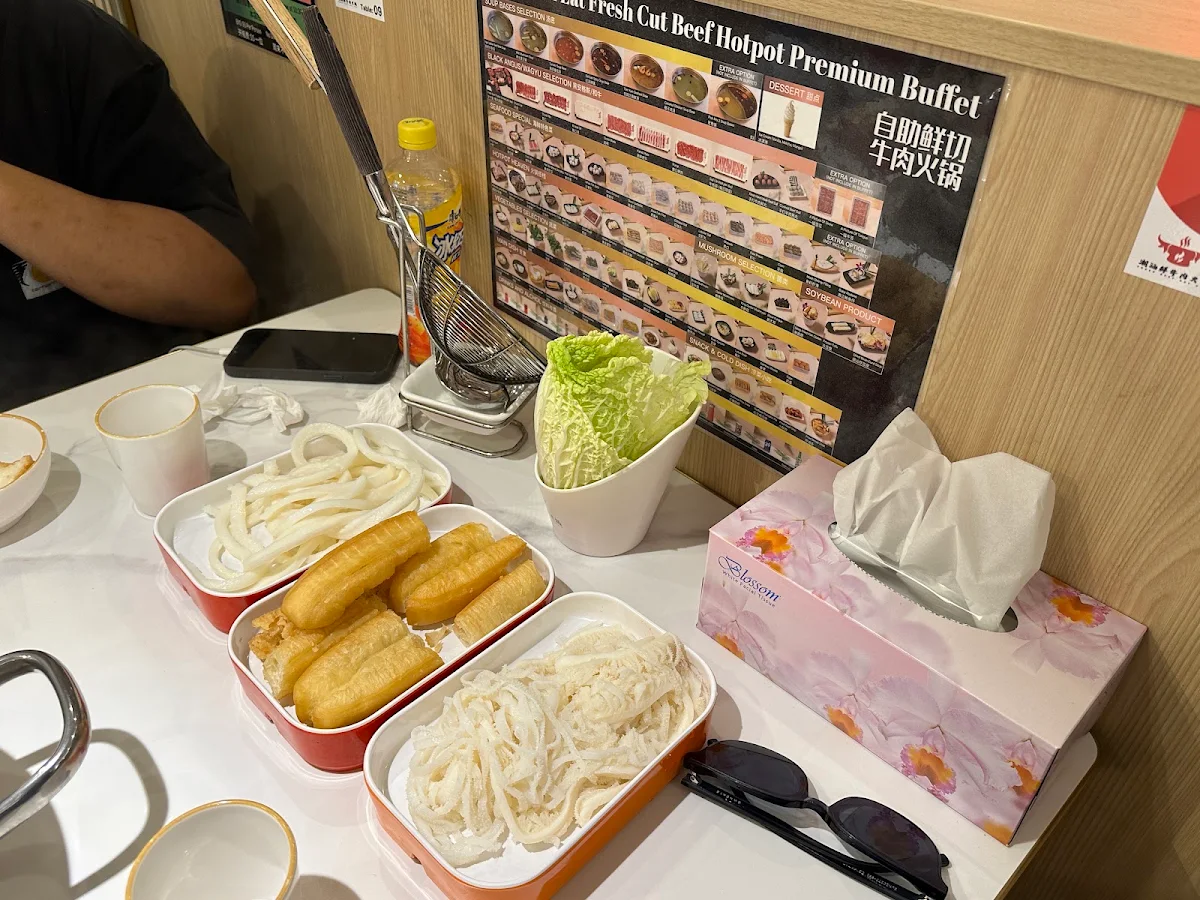 Highlights, Fresh Beef Hotpot (Buffet - All You Can Eat) 鲜潮汕牛肉火锅自助