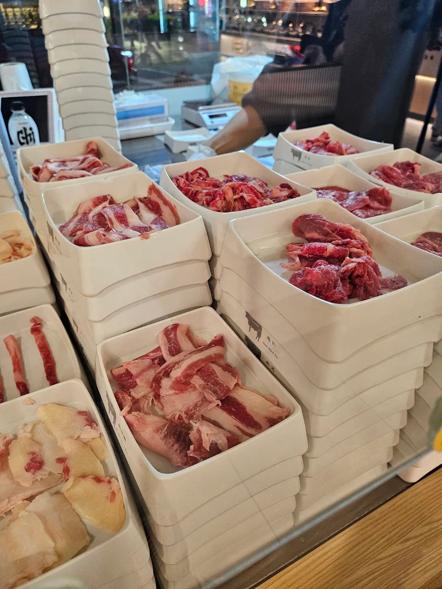 Highlights, Fresh Beef Hotpot (Buffet - All You Can Eat) 鲜潮汕牛肉火锅自助