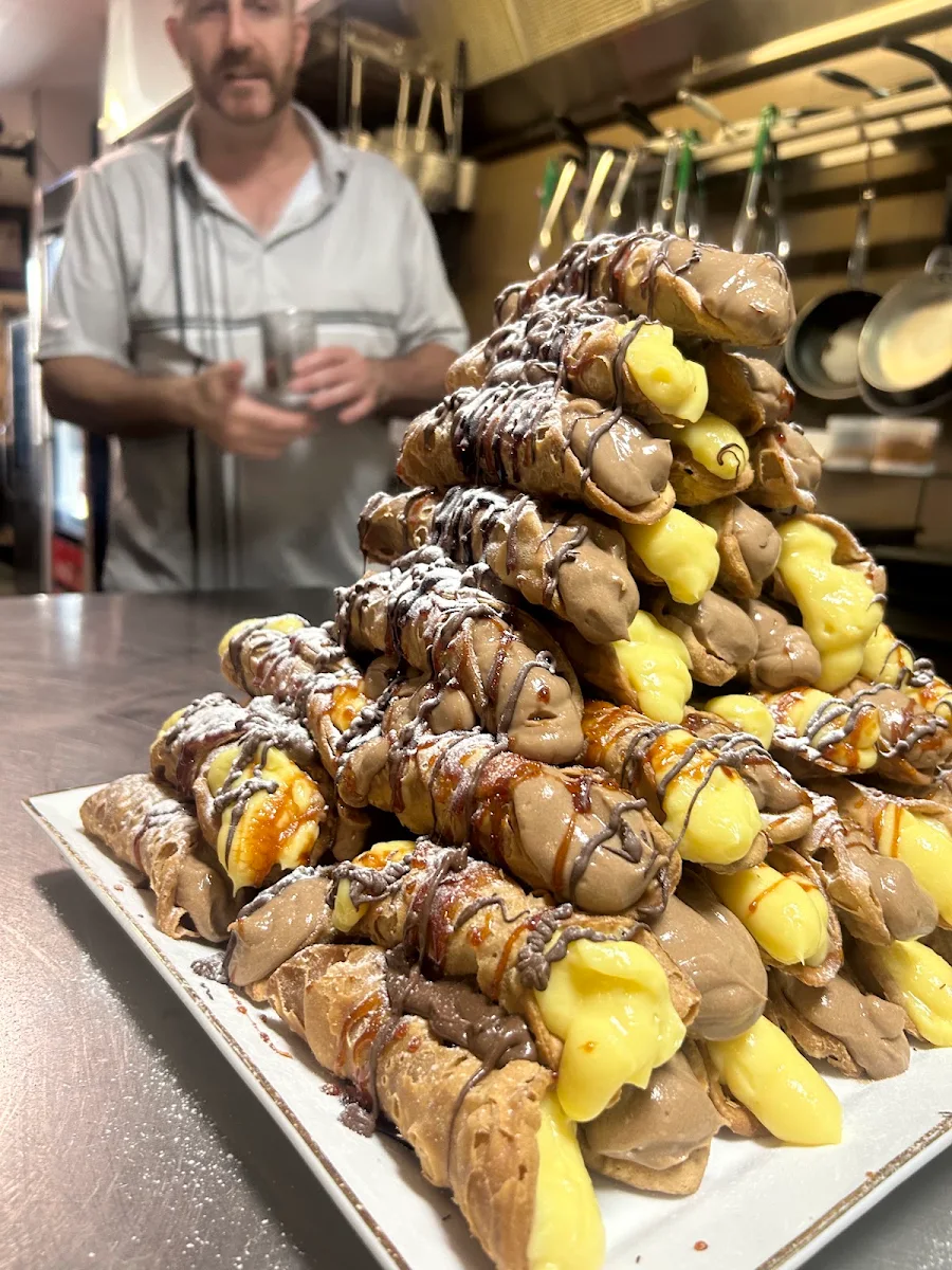 Large Italian Cannoli Vanilla Custard Chocolate Custard