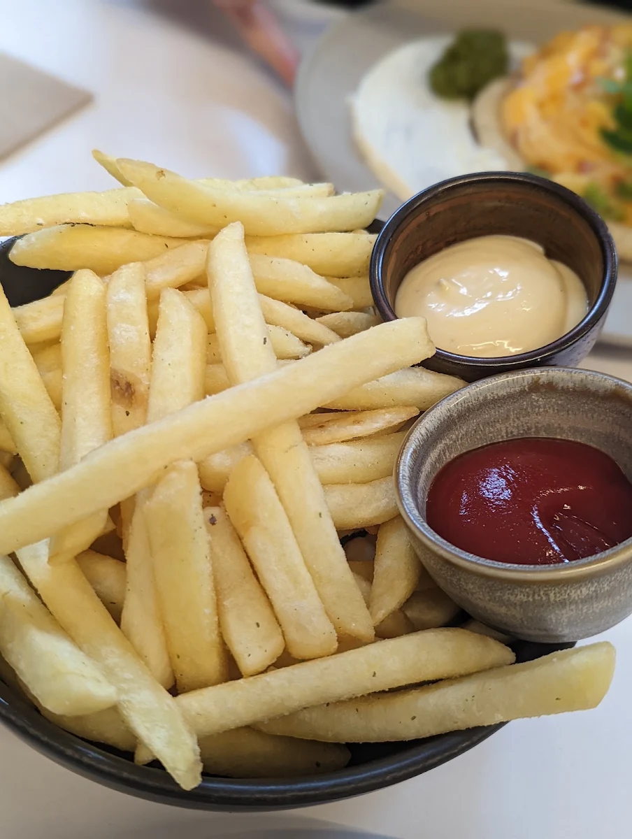 Chips, ONA Coffee | Cafe Brunswick