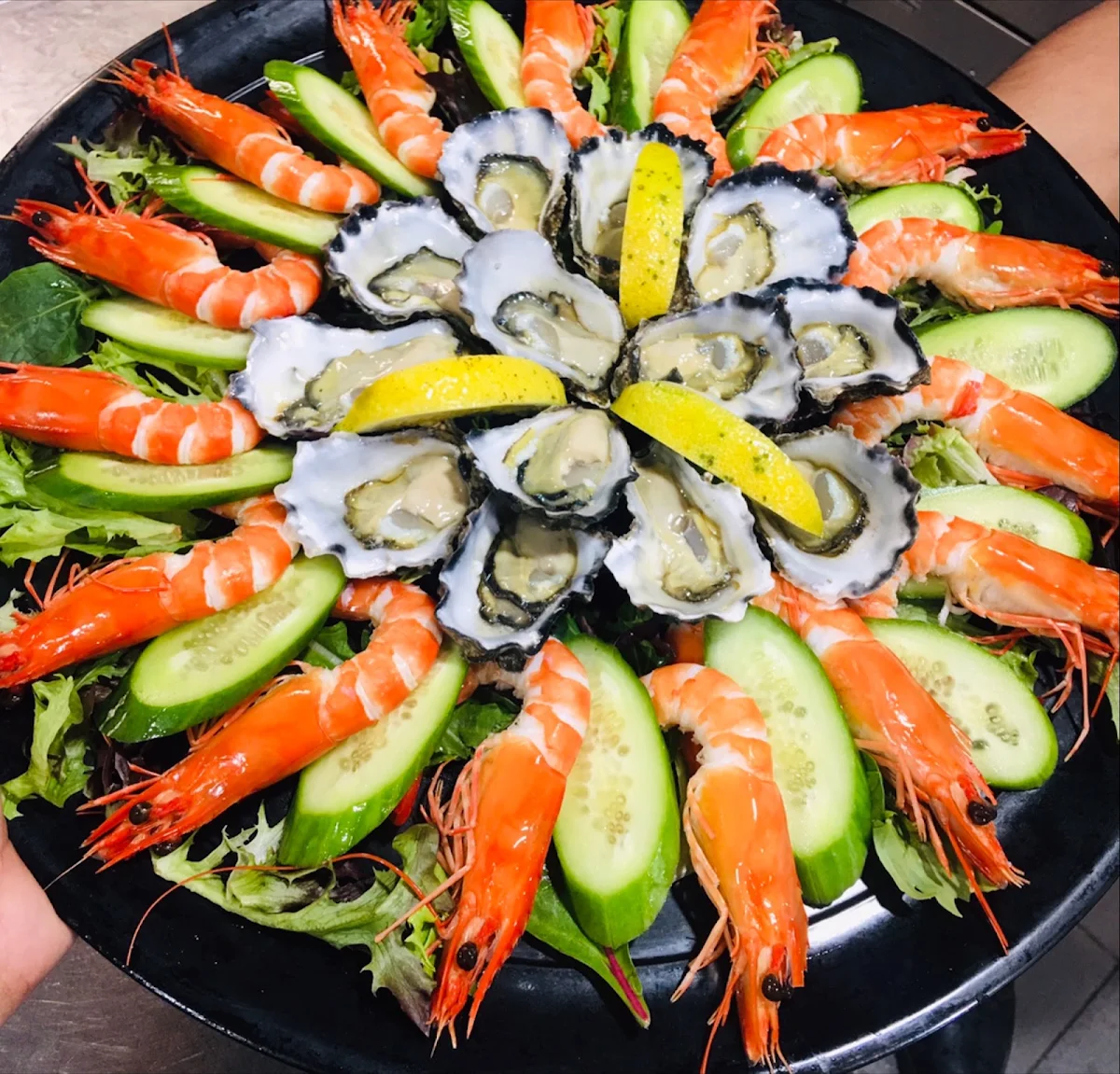 Service, Aces Ocean Foods