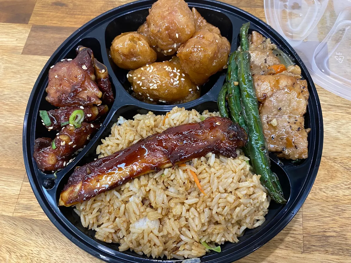 Highlights, 888 Street Food