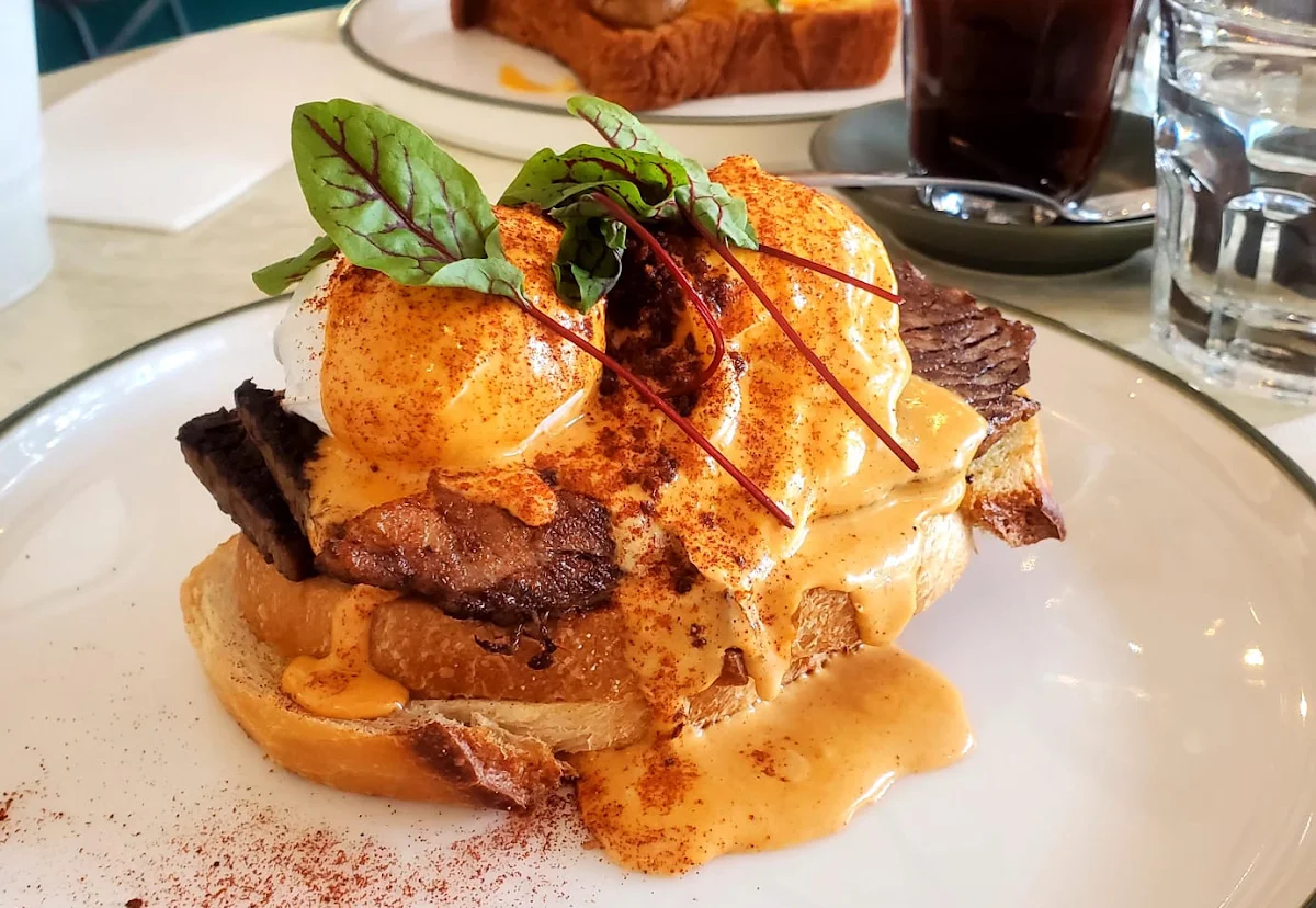 Brisket Benedict, Armadela VNO Woodfire Pizza