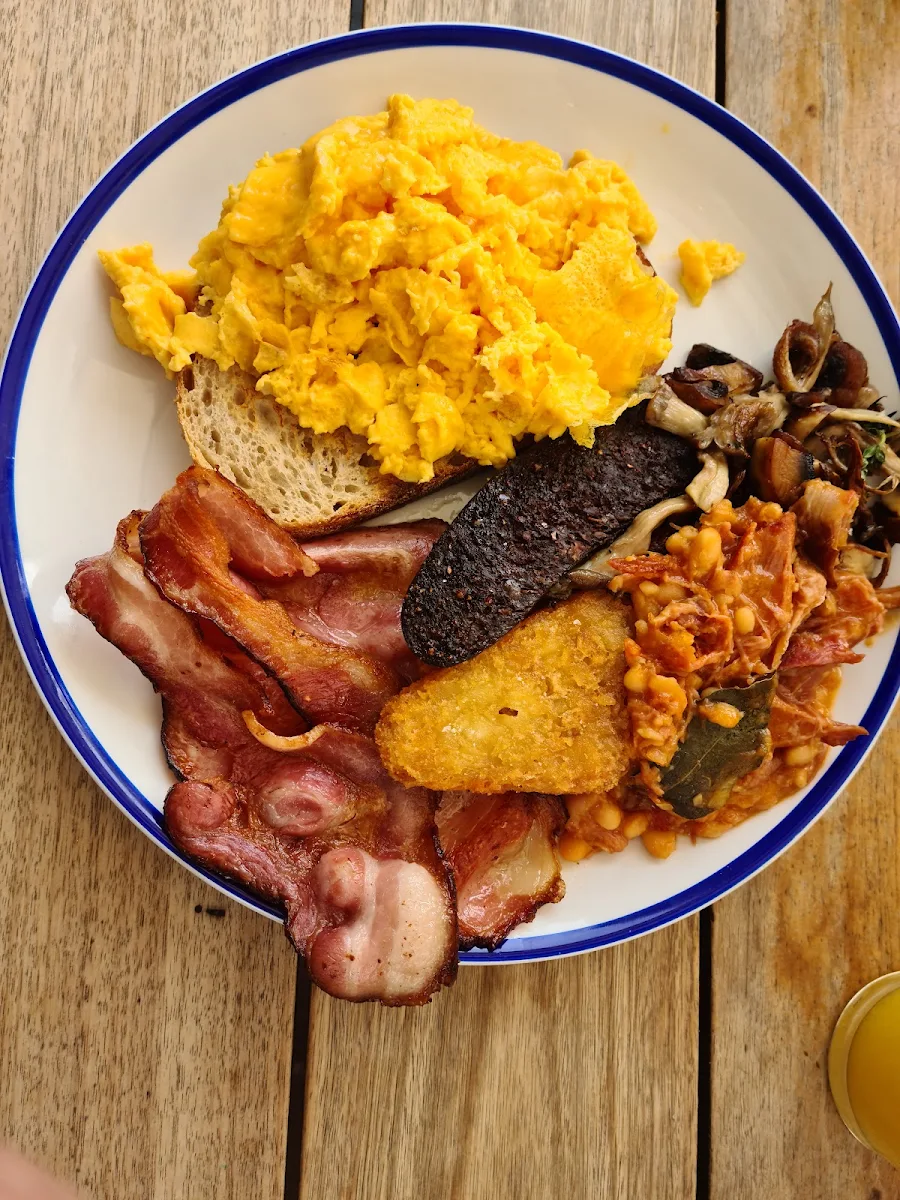 Eggs Black Pudding, Edgar's