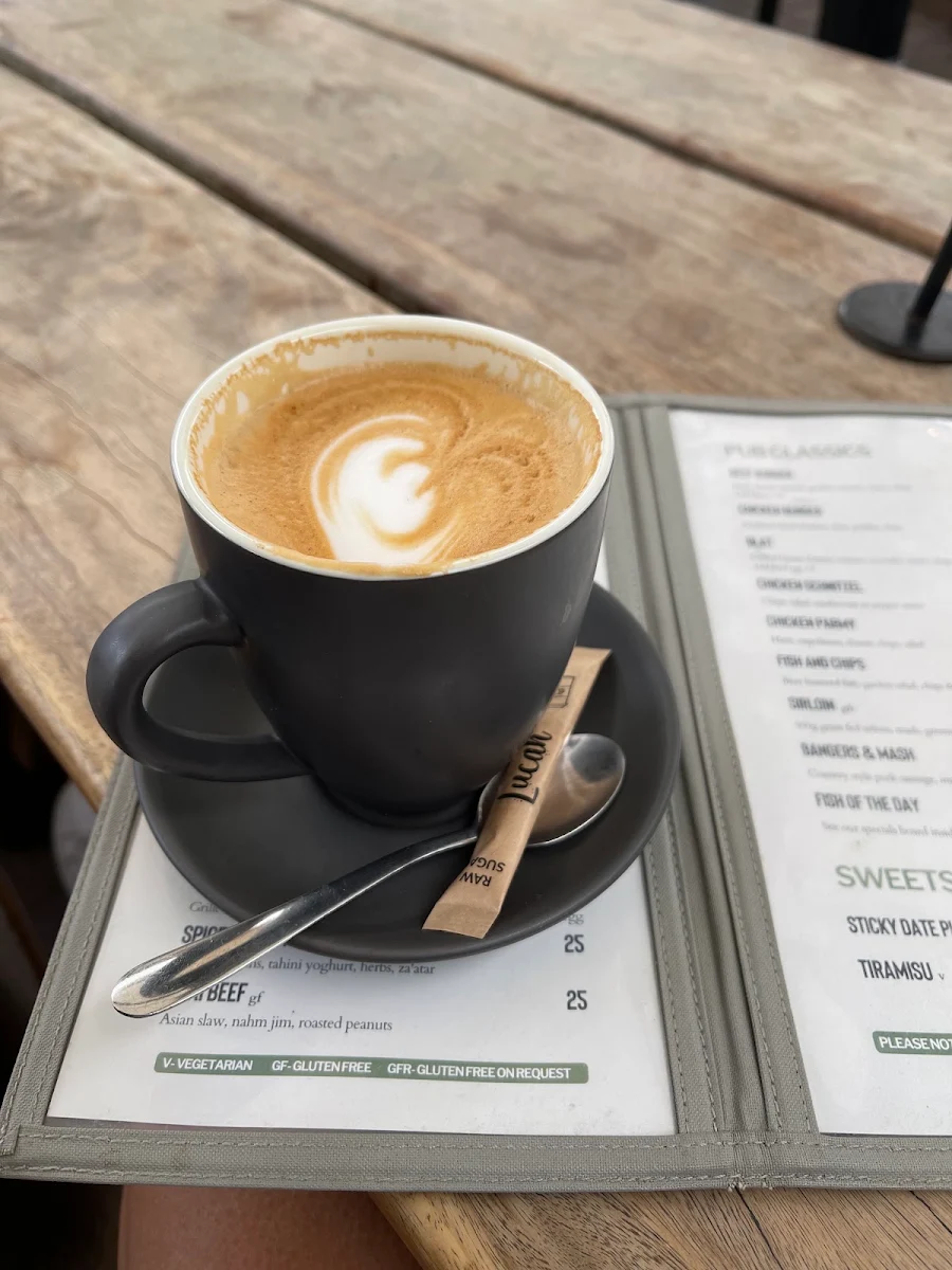 Flat White, Edgar's