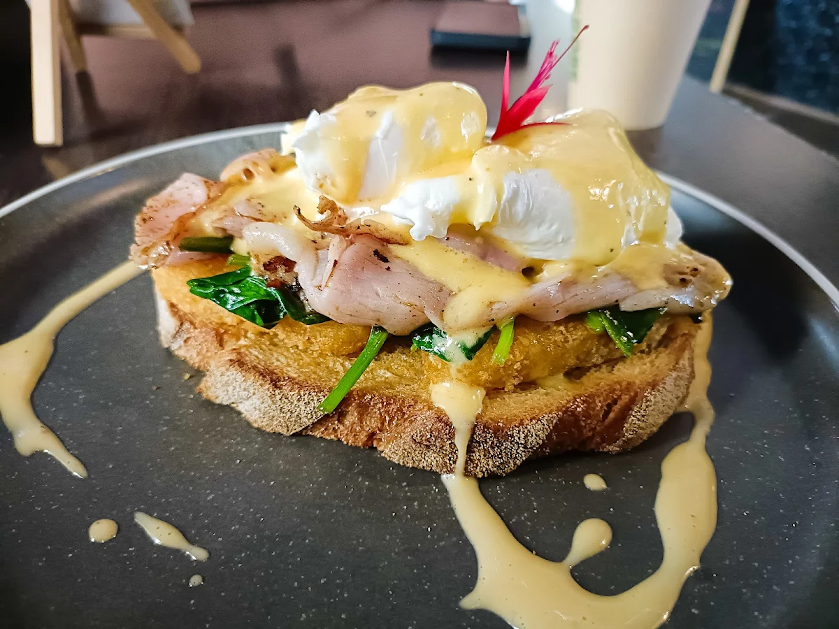 Eggs Benedict
