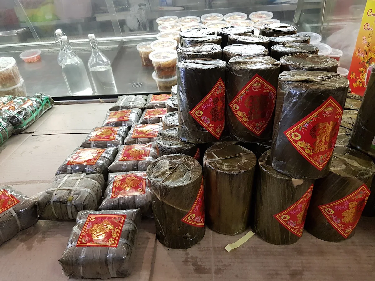 Chả Lụa, Quoc Huong