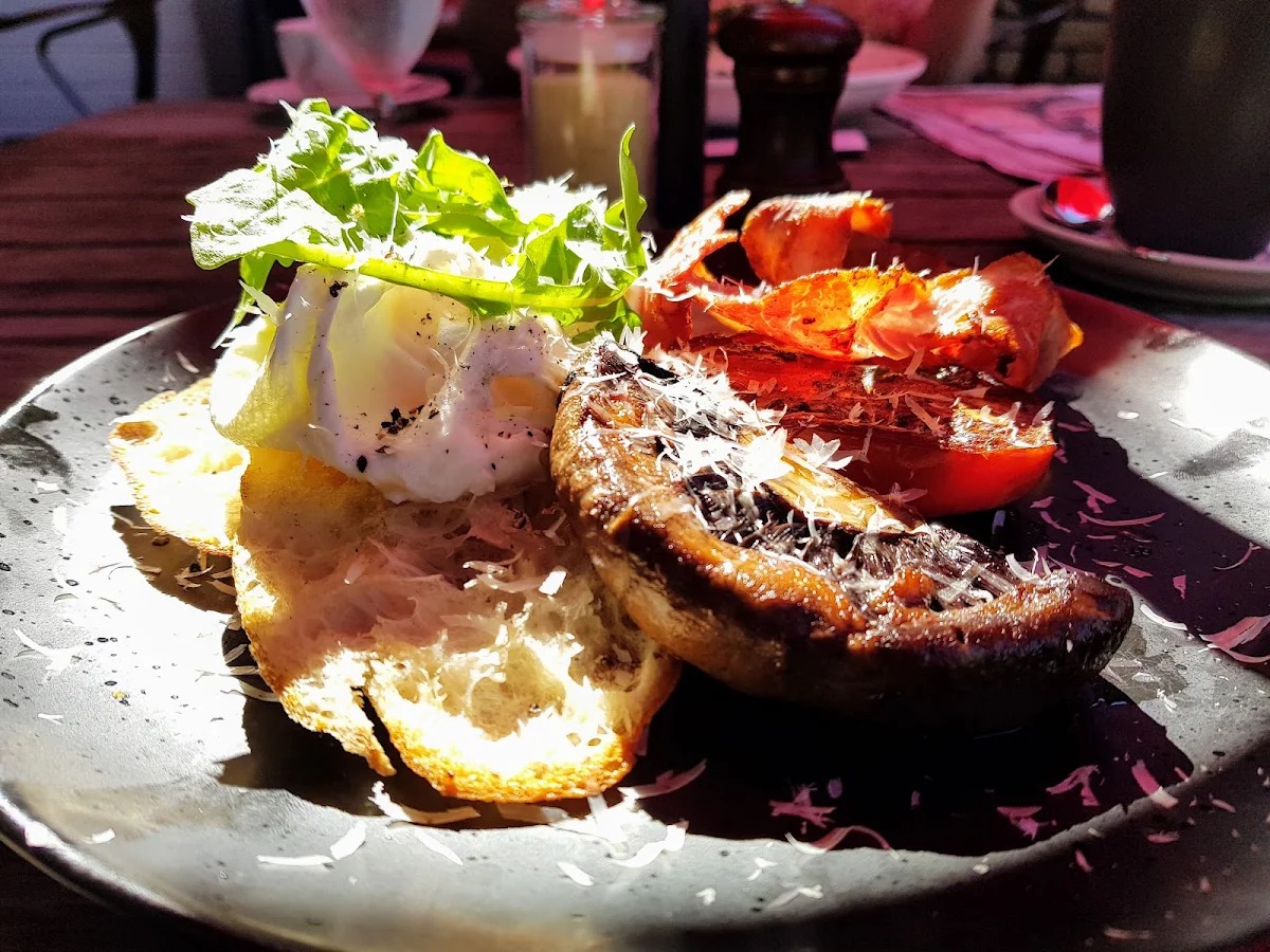 Crispy Bacon, Bibo Cafe + Restaurant