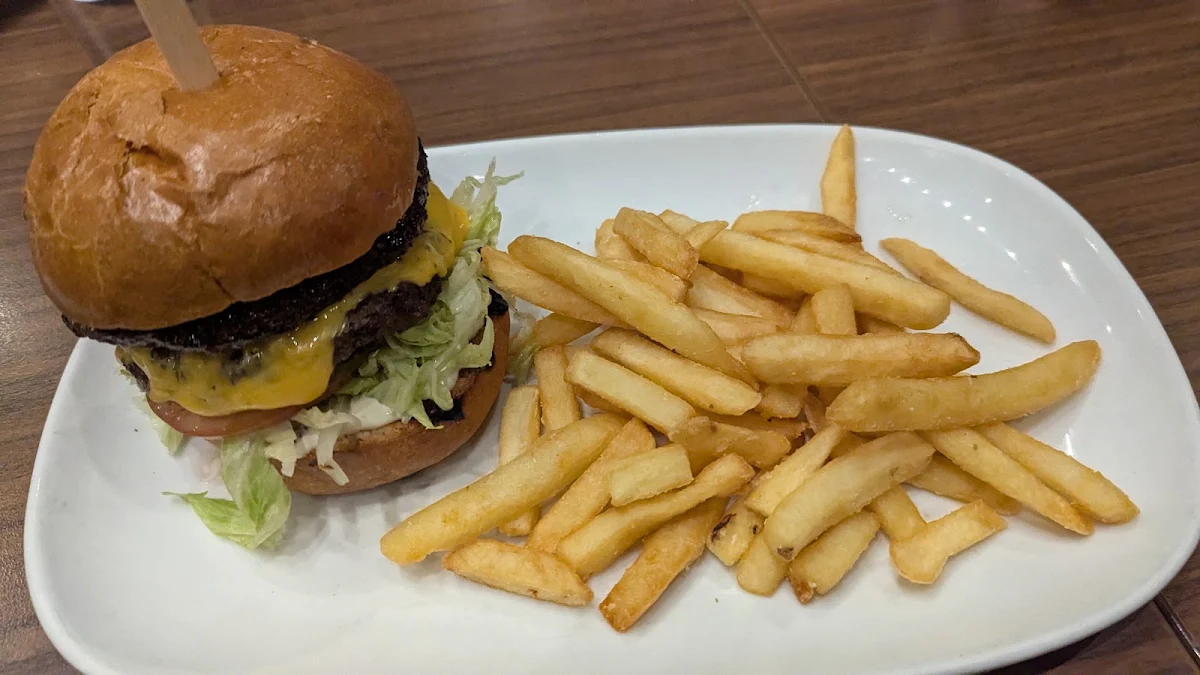 Highlights, Lloyd's Bistro Lidcombe
