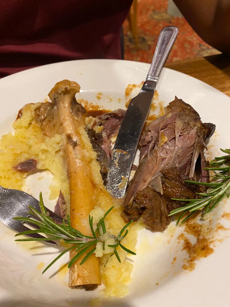 Lamb Shanks, Alpine Hotel, Warburton