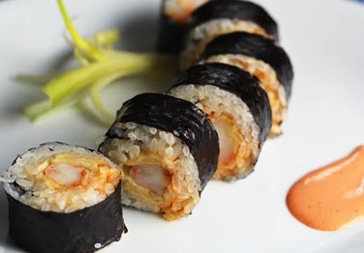 Highlights, Momo Sushi