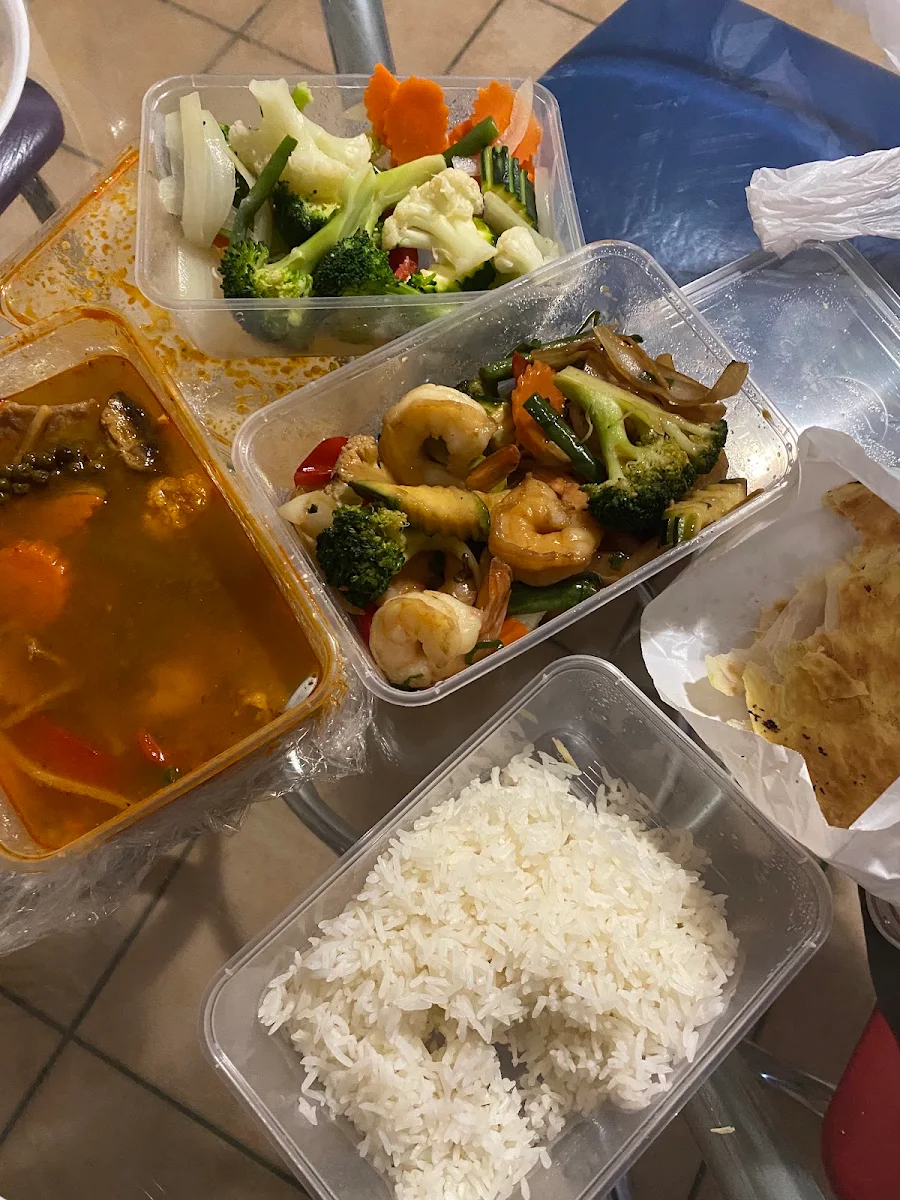 Highlights, Mae Ploy Thai Restaurant