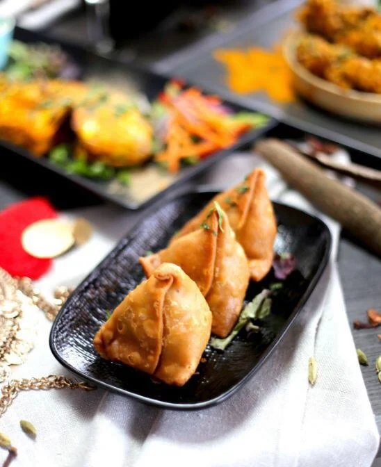 Vegetable Samosa, Curries & Spirits