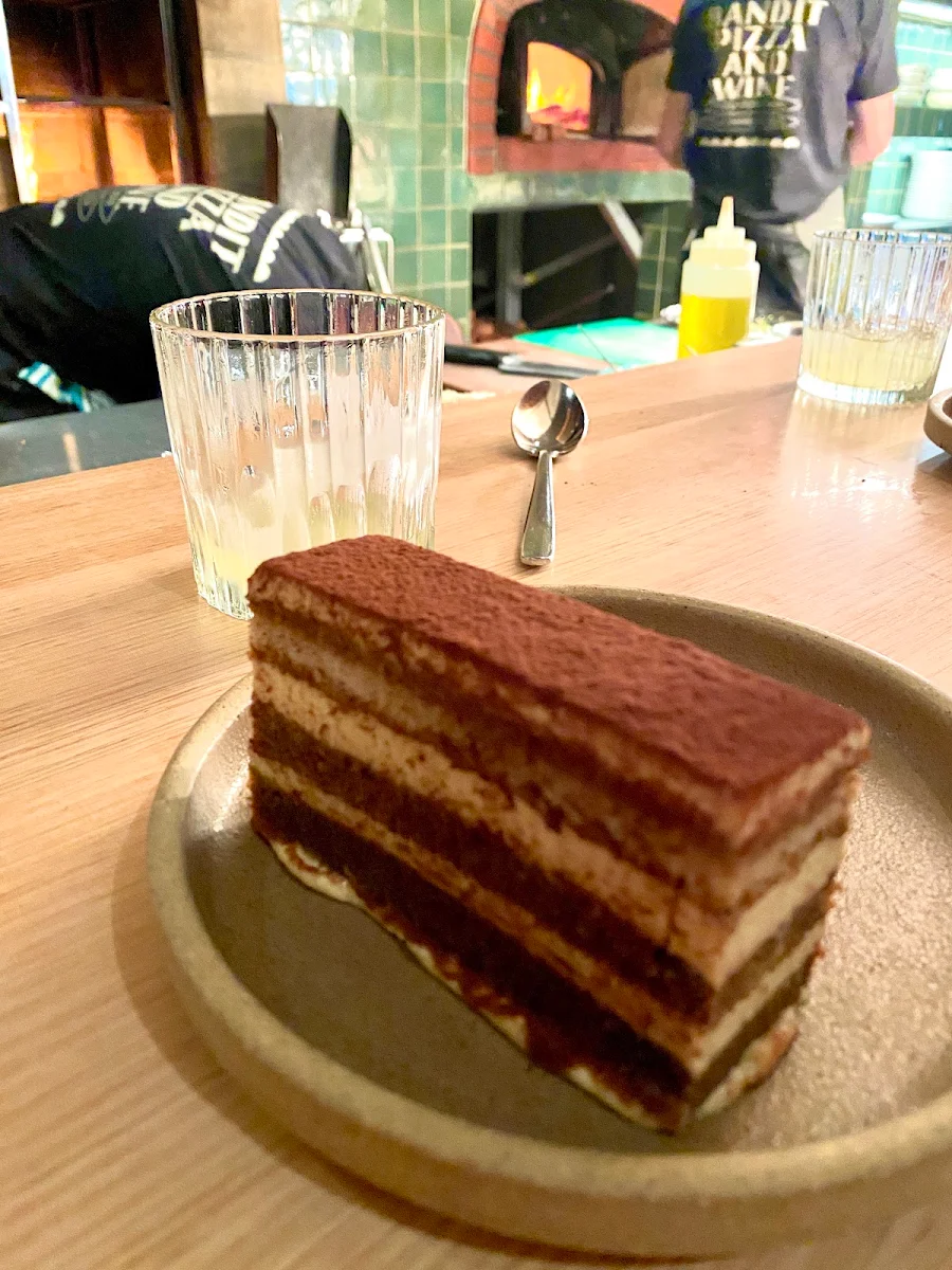 Tiramisu, Bandit Pizza and Wine