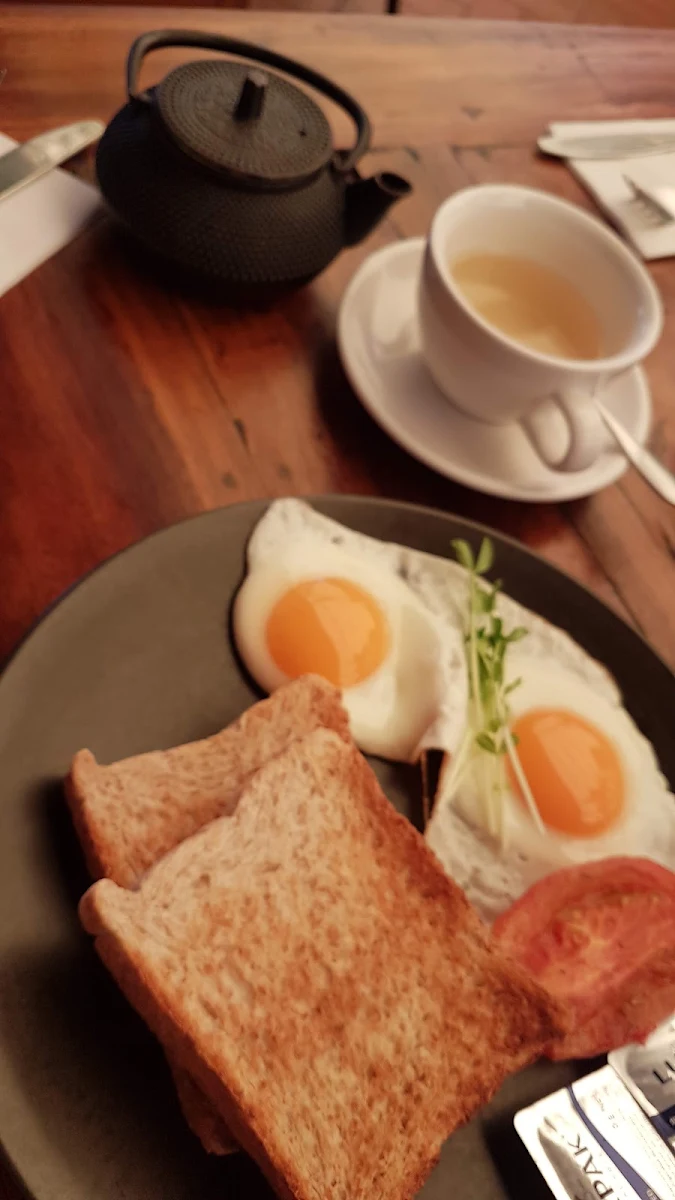 Breakfast Eggs, Coogee Courtyard