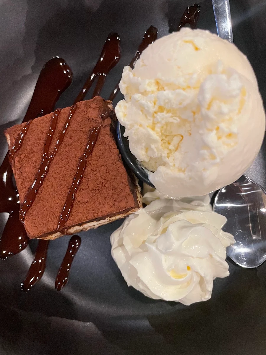 Tiramisu Cake
