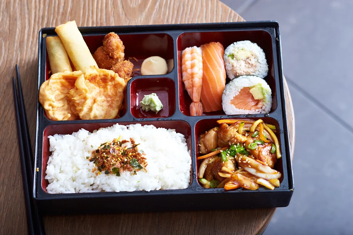 Highlights, Aki Sushi